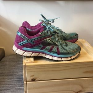 Brooks GTS adrenaline